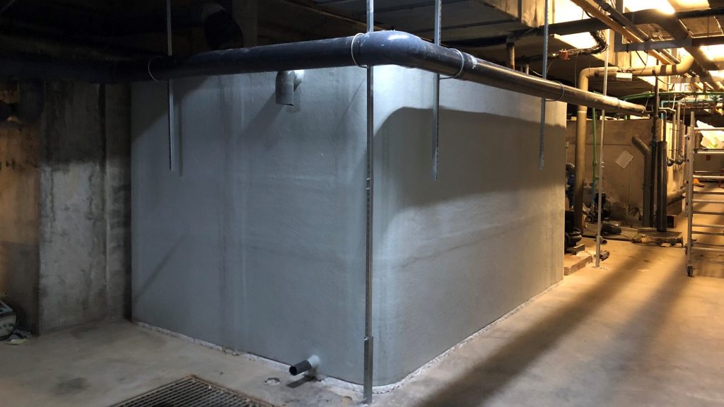 Depósito compensación piscina